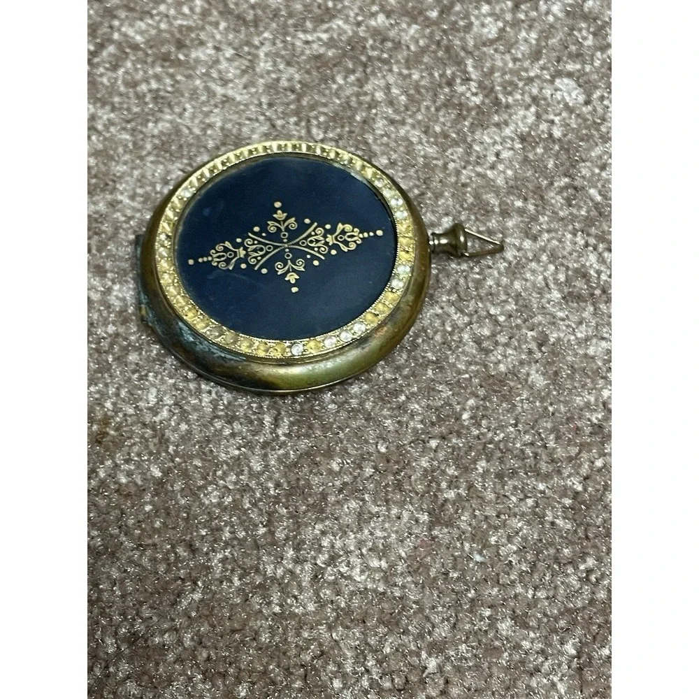 Zell Fifth Avenue Compact Powder Vintage Brass Push Button Filigree Design